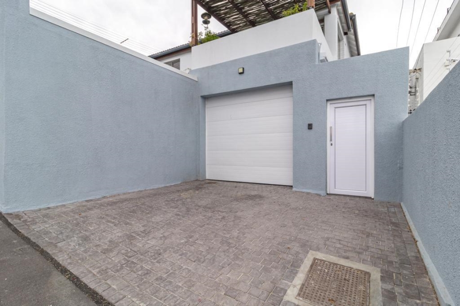 To Let 1 Bedroom Property for Rent in Fresnaye Western Cape